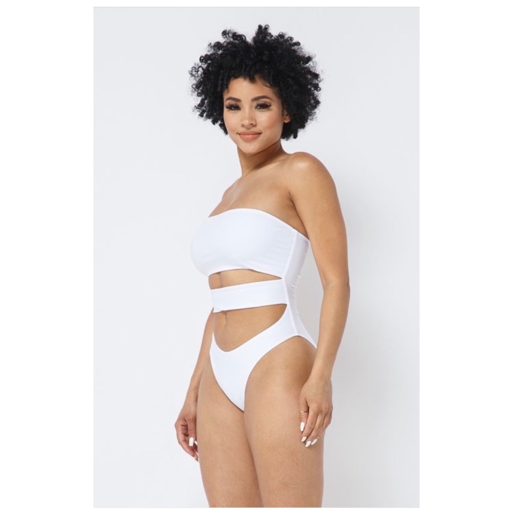 White cutout swimsuit - Picture 2 of 7